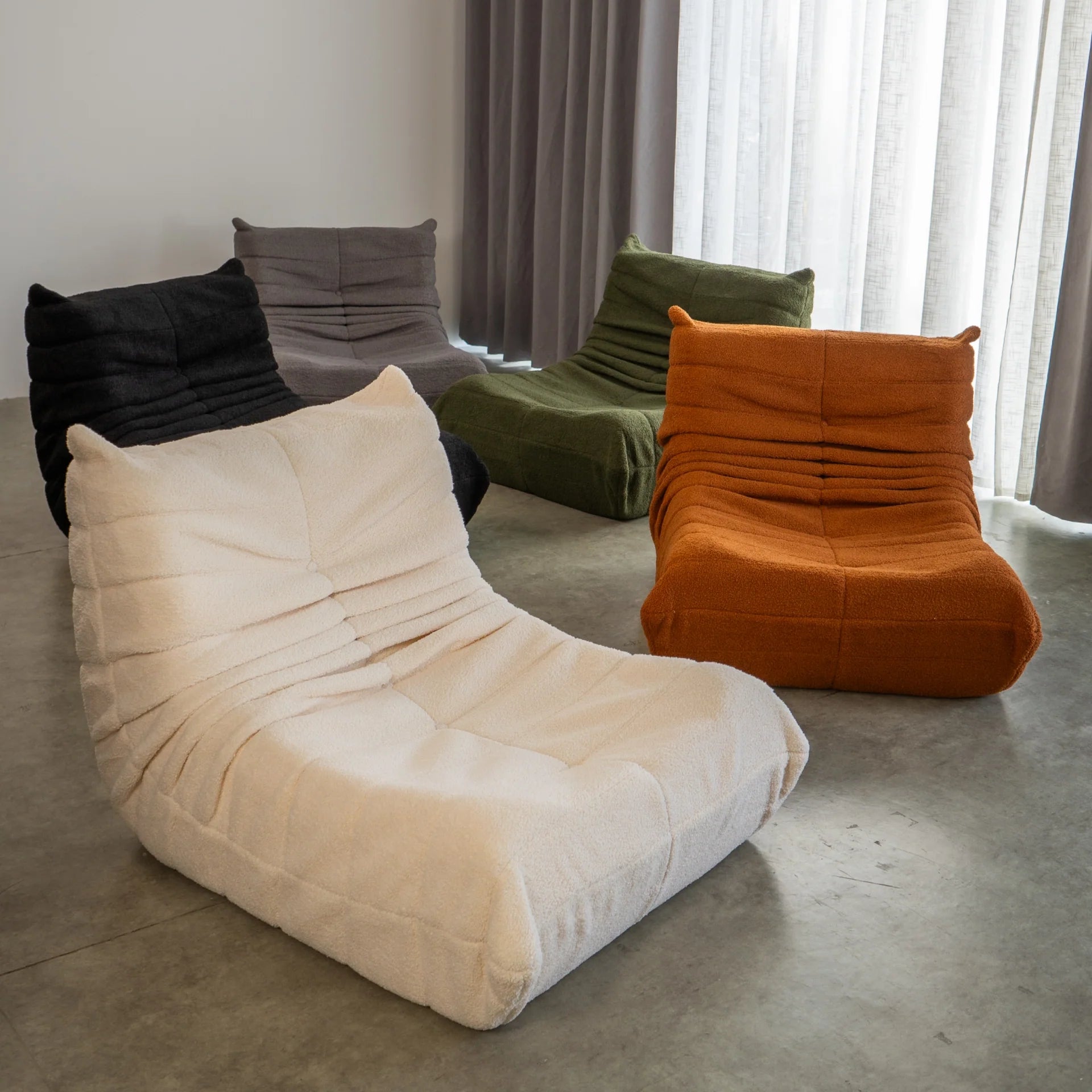 Poltrona Design 1973 Preto 2 unidades Sofá na Caixa