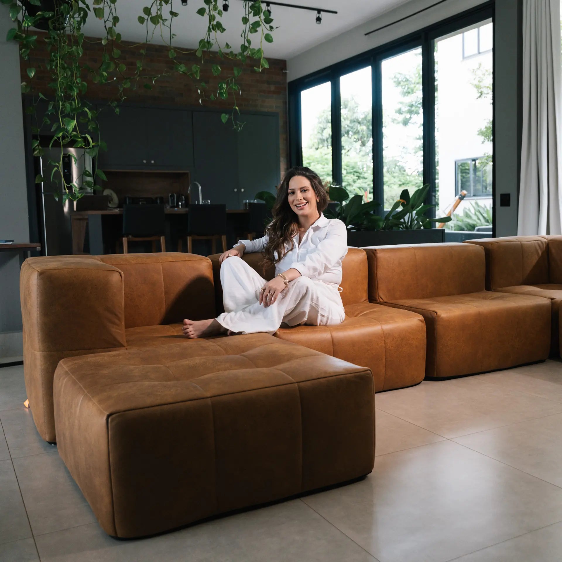 Sofá na Caixa modular 3 lugares Poli-Couro Marrom - 1 Braço com 2 Chaises