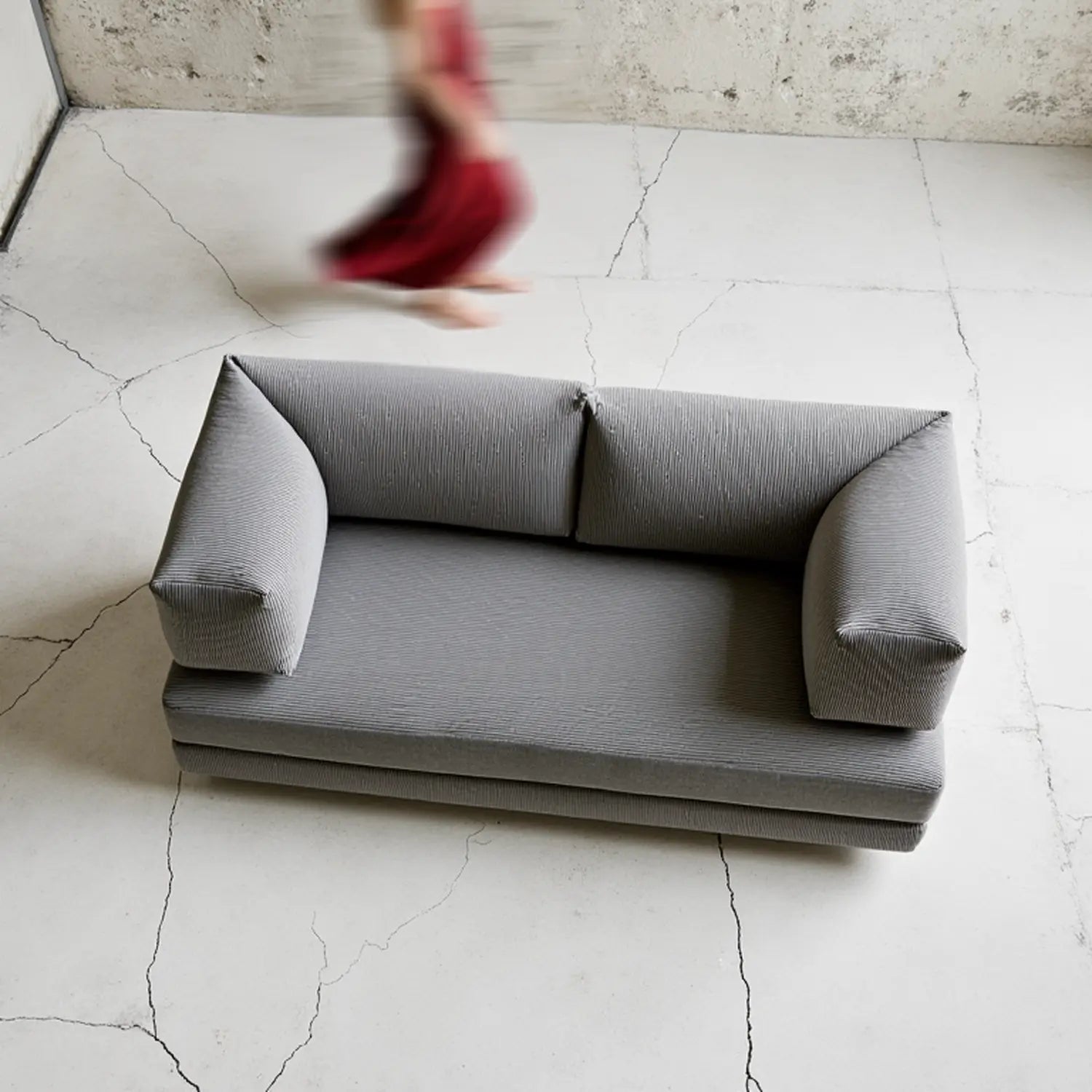 Sofá Cama Bloom Tecido Boucle Cinza - Sofá na Caixa