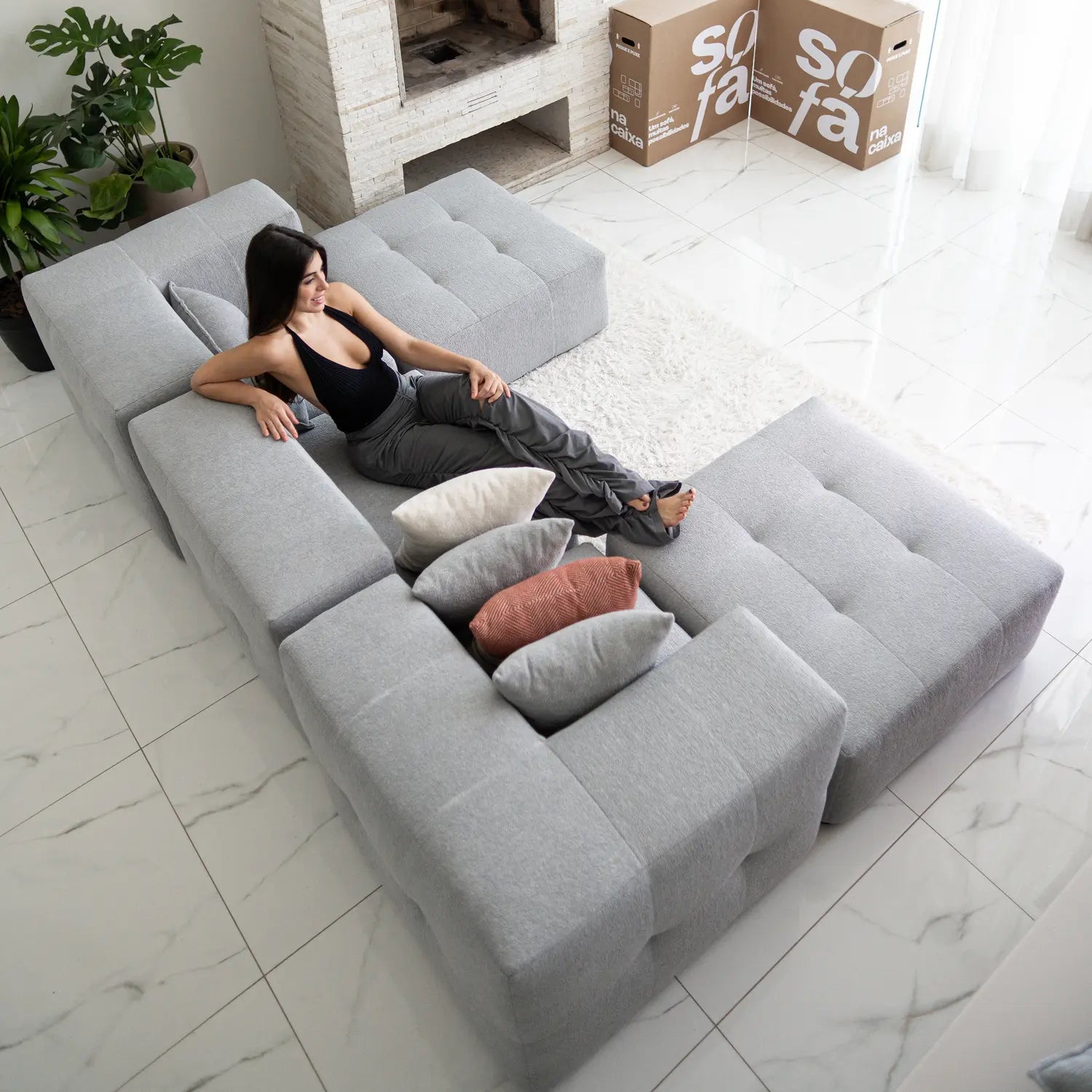 Sofá na Caixa modular 3 lugares em Boucle - 1 Braço com Chaise - Cinza Grátis