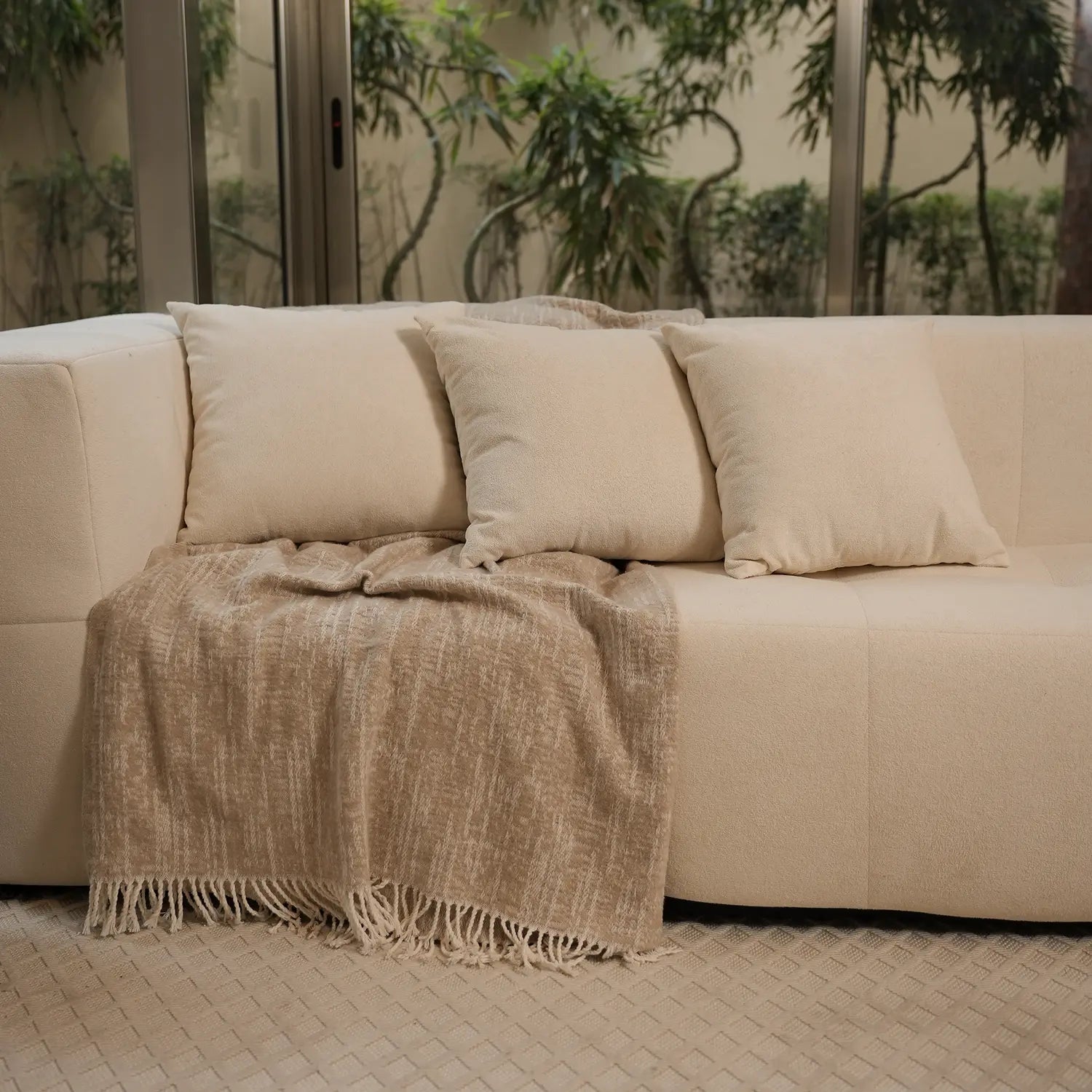 Sofá na Caixa modular 3 lugares em Boucle sem braço com chaise - Linho