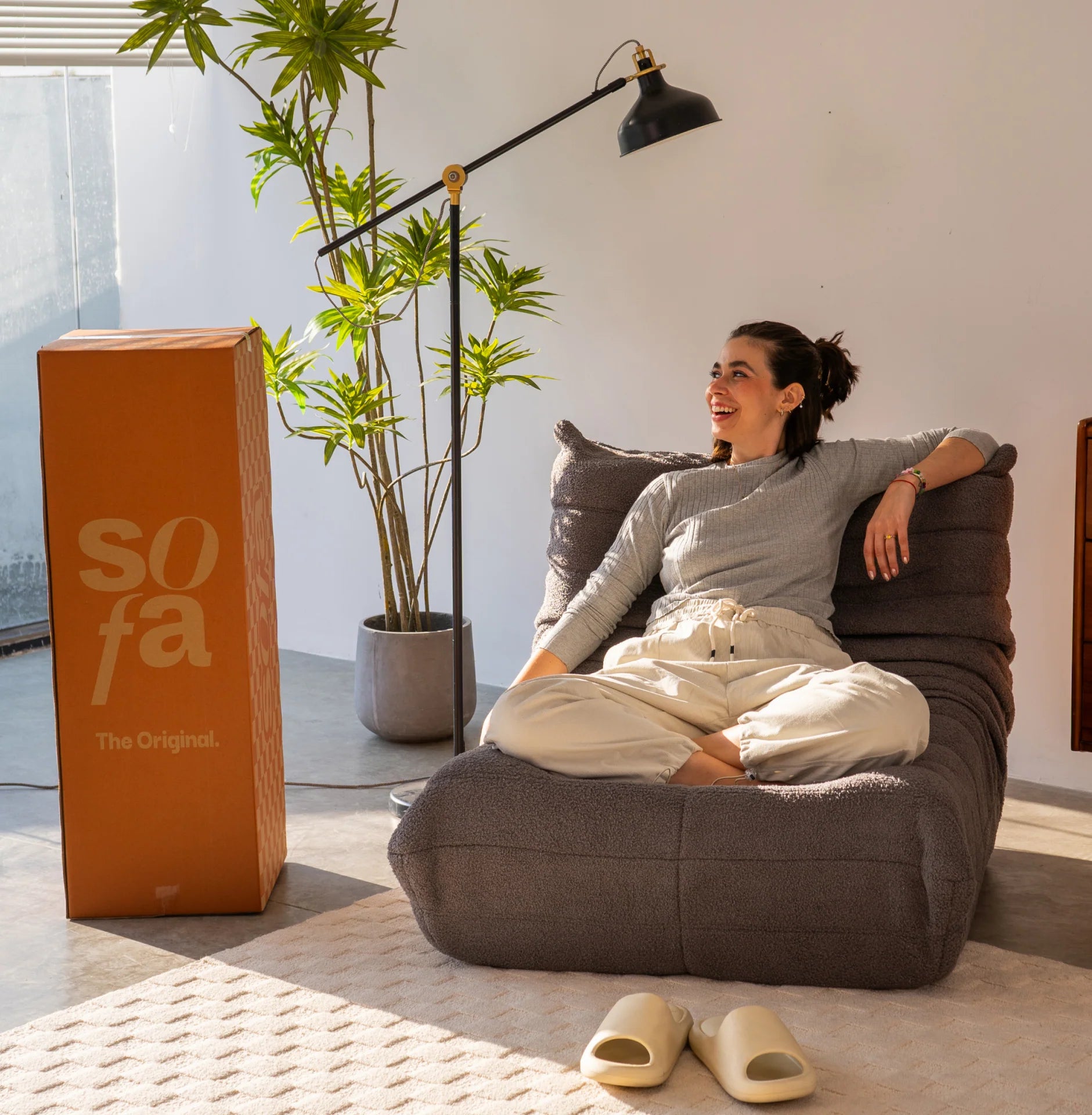 Poltrona Design 1973 Cinza 2 unidades Sofa na Caixa